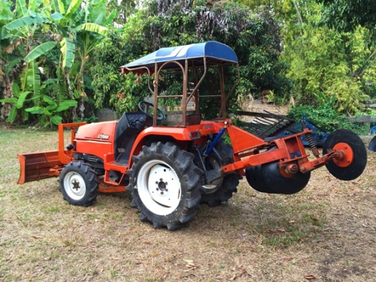 รถไถคูโบต้า รุ่น X-24,24 แรงม้า ขับเคลื่อน 4 ล้อ 4สูบ พวงมาลัยเพาเวอร์ รถไถญี่ปุ่นแท้ อุปกรณ์มี ดันหน้า ผานพรวน 4 แถมคราด แบตเตอร์รี่ใหม่ ปรับสภาพเรียบร้อย ราคาคุยกันได้ครับ