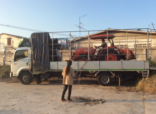 คูโบต้า L4708 4 WD ใบมีดดันหน้าตราช้าง ทำงาน 840 ชั่วโมง เล่มทะเบียนครบ