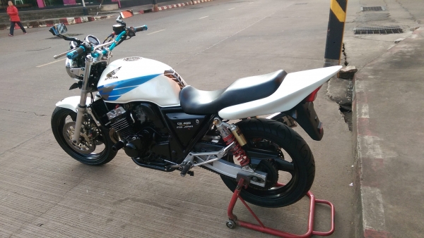 ขายคับ HONDA CB400 ปี97เวอร์ชั่นS ท้ายเทค1 ท่อแต่ง แฮนด์บาร์ กันล้ม ไฟเลี้ยวแต่ง ยางเต็ม อินวอยส์ สรรพสามิตร ราคา 67500 บาท ส่งได้ทั่วไทยคับ สนใจติดต่อ 081-0578282 FACEBOOK ชาญณรงค์ ป๊อป ชัยอมฤต ไอดีไลน์ POPBIGBIKESAKON คับ สนใจรถสวย ถูก ดี ต้อง POP BIGBI