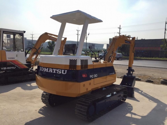 รถขุด KOMATSU PC30-6 นำเข้า ทำสีใหม่ มือสองญี่ปุ่น