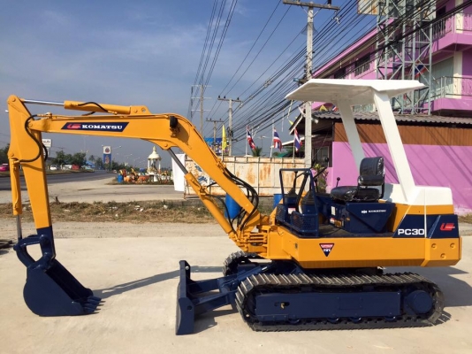 รถขุด KOMATSU PC30-6 นำเข้า ทำสีใหม่ มือสองญี่ปุ่น