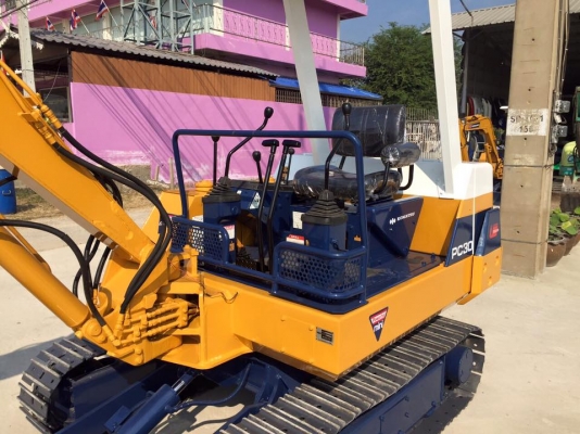 รถขุด KOMATSU PC30-6 นำเข้า ทำสีใหม่ มือสองญี่ปุ่น