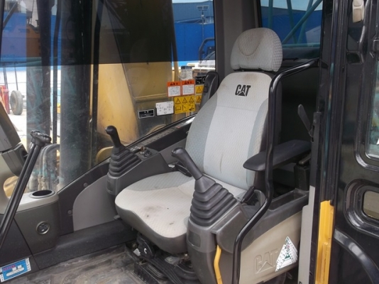 รถขุด cat 320D #03704 รถเก่าญี่ปุ่น ราคาไม่แรงค่ะ รถอยู่ที่นิคมบางปะอิน อยุธยา สนใจ ติดต่อ ใหม่ 061-4194022