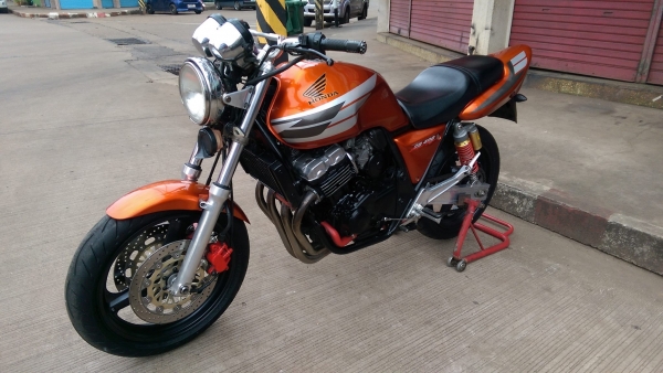 ขายคับ HONDA CB400 ปี93 สีสวย ท้ายเทค1 ท่อแต่งทั้งเส้น แฮนด์บาร์ ไฟเลี้ยวแต่ง อินวอยส์ สรรพสามิตร ราคา 59500 บาท ส่งได้ทั่วไทยคับ สนใจติดต่อ 081-0578282 FACEBOOK ชาญณรงค์ ป๊อป ชัยอมฤต ไอดีไลน์ POPBIGBIKESAKON คับ สนใจรถสวย ถูก ดี ต้อง POP BIGBIKE SAKONNAK