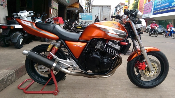 ขายคับ HONDA CB400 ปี93 สีสวย ท้ายเทค1 ท่อแต่งทั้งเส้น แฮนด์บาร์ ไฟเลี้ยวแต่ง อินวอยส์ สรรพสามิตร ราคา 59500 บาท ส่งได้ทั่วไทยคับ สนใจติดต่อ 081-0578282 FACEBOOK ชาญณรงค์ ป๊อป ชัยอมฤต ไอดีไลน์ POPBIGBIKESAKON คับ สนใจรถสวย ถูก ดี ต้อง POP BIGBIKE SAKONNAK