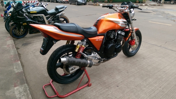 ขายคับ HONDA CB400 ปี93 สีสวย ท้ายเทค1 ท่อแต่งทั้งเส้น แฮนด์บาร์ ไฟเลี้ยวแต่ง อินวอยส์ สรรพสามิตร ราคา 59500 บาท ส่งได้ทั่วไทยคับ สนใจติดต่อ 081-0578282 FACEBOOK ชาญณรงค์ ป๊อป ชัยอมฤต ไอดีไลน์ POPBIGBIKESAKON คับ สนใจรถสวย ถูก ดี ต้อง POP BIGBIKE SAKONNAK