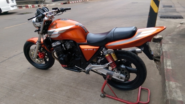 ขายคับ HONDA CB400 ปี93 สีสวย ท้ายเทค1 ท่อแต่งทั้งเส้น แฮนด์บาร์ ไฟเลี้ยวแต่ง อินวอยส์ สรรพสามิตร ราคา 59500 บาท ส่งได้ทั่วไทยคับ สนใจติดต่อ 081-0578282 FACEBOOK ชาญณรงค์ ป๊อป ชัยอมฤต ไอดีไลน์ POPBIGBIKESAKON คับ สนใจรถสวย ถูก ดี ต้อง POP BIGBIKE SAKONNAK