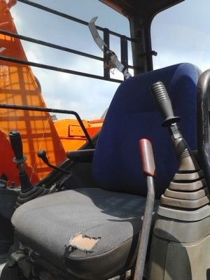 HITACHI รุ่น ZX 135 US HITACHI รุ่น ZX 135 US