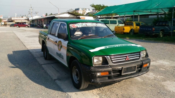 มิตซูบิชิ L200 สตาด้า 4ประตู มิตซูบิชิ L200 สตาด้า 4ประตู