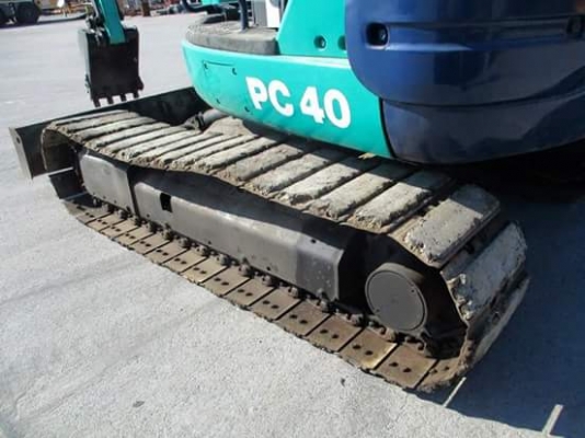 ขายรถขุด ยี่ห้อ: KOMATSU  รุ่น: PC40R-8 รถเก่านอกแท้ มีเอกสารใบอินวอย รถไม่เคยใช้งานในไทย สนใจติดต่อ: 099-907-9273กิ๊ฟ กมลชนก