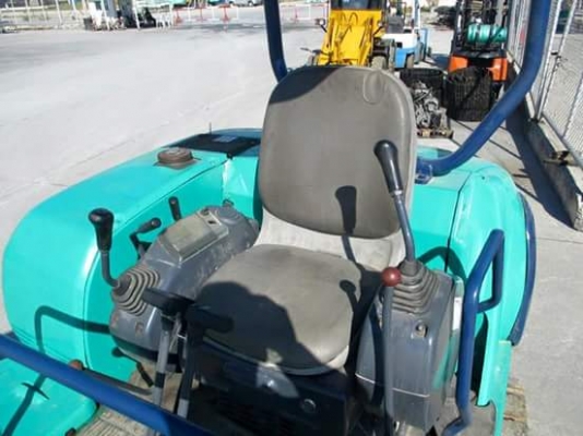 ขายรถขุด ยี่ห้อ: KOMATSU  รุ่น: PC40R-8 รถเก่านอกแท้ มีเอกสารใบอินวอย รถไม่เคยใช้งานในไทย สนใจติดต่อ: 099-907-9273กิ๊ฟ กมลชนก