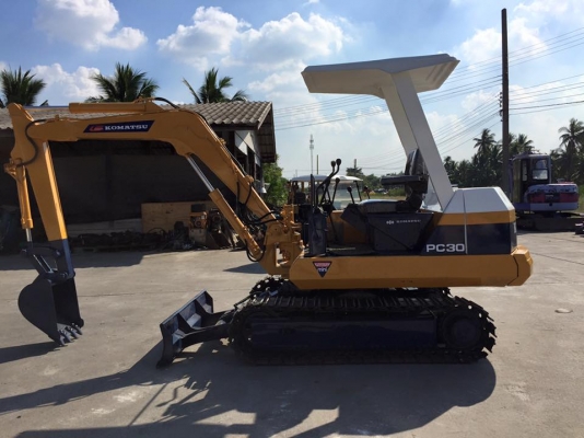 รถขุด KOMATSU PC30-5 มือสองญี่ปุ่น นำเข้าเอง