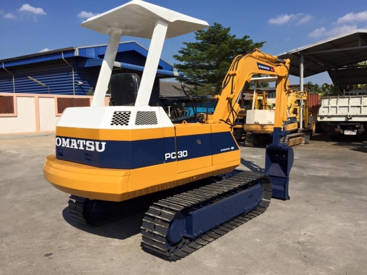 รถขุด KOMATSU PC30-5 มือสองญี่ปุ่น นำเข้าเอง