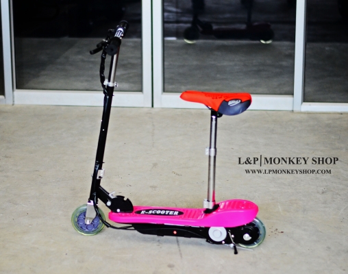 Scooter ไฟฟ้า ‪＃&lrm;ล็อตใหม่‬ เข้ามาแล้วจ้าา มี 5 สีให้เลือก สีฟ้า สีเหลือง สีดำ สีแดง สีชมพู รับน้ำหนัา
