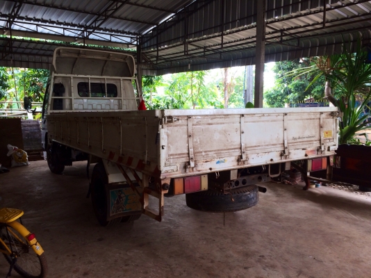 ขายด่วน รถหกล้อ  ISUZU NPR 130  ปี 49 รถสภาพดีมาก  พร้อมใช้งาน เอกสารพร้อม