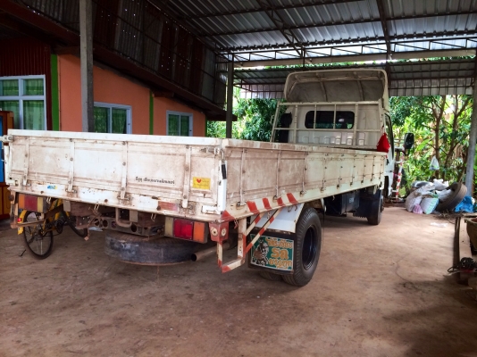 ขายด่วน รถหกล้อ  ISUZU NPR 130  ปี 49 รถสภาพดีมาก  พร้อมใช้งาน เอกสารพร้อม