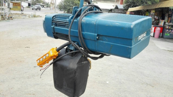 Sell>> รอกโซ่ไฟฟ้า DEMAG Made in Germany 1 ตัน ไฟ 380V. ปรับความเร็วได้ 2 สปีด สภาพใหม่ไม่มีช้ำมาเทสได้ครับ!! Sell>> รอกโซ่ไฟฟ้า DEMAG Made in Germany 1 ตัน ไฟ 380V. ปรับความเร็วได้ 2 สปีด สภาพใหม่ไม่มีช้ำมาเทสได้ครับ!!