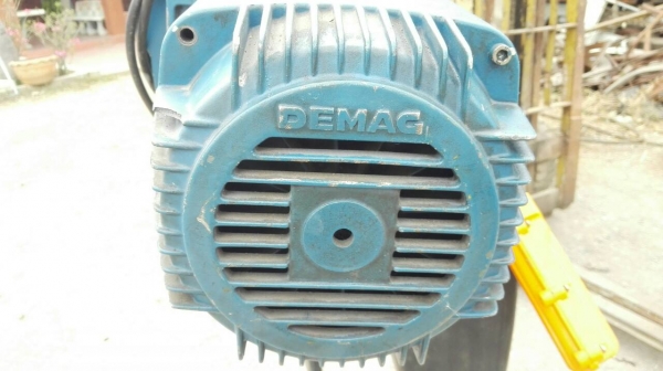 Sell>> รอกโซ่ไฟฟ้า DEMAG Made in Germany 1 ตัน ไฟ 380V. ปรับความเร็วได้ 2 สปีด สภาพใหม่ไม่มีช้ำมาเทสได้ครับ!! Sell>> รอกโซ่ไฟฟ้า DEMAG Made in Germany 1 ตัน ไฟ 380V. ปรับความเร็วได้ 2 สปีด สภาพใหม่ไม่มีช้ำมาเทสได้ครับ!!