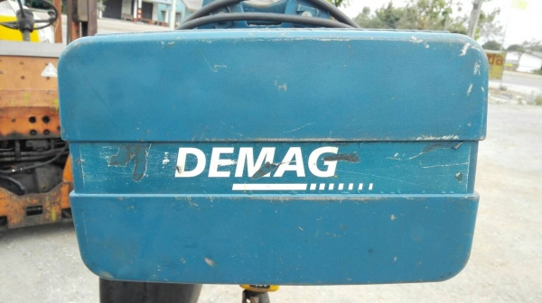 Sell>> รอกโซ่ไฟฟ้า DEMAG Made in Germany 1 ตัน ไฟ 380V. ปรับความเร็วได้ 2 สปีด สภาพใหม่ไม่มีช้ำมาเทสได้ครับ!! Sell>> รอกโซ่ไฟฟ้า DEMAG Made in Germany 1 ตัน ไฟ 380V. ปรับความเร็วได้ 2 สปีด สภาพใหม่ไม่มีช้ำมาเทสได้ครับ!!