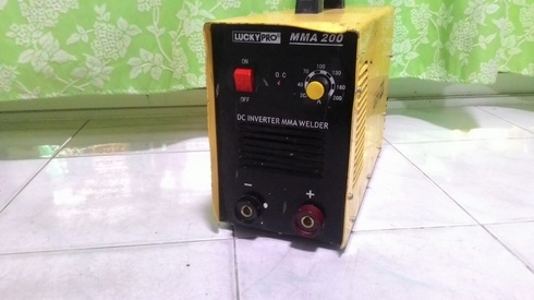 เครื่องเชื่อม LUKKY PRO ระบบ Inverter รุ่น MMA 200 สภาพพร้อมใช้งานครับ