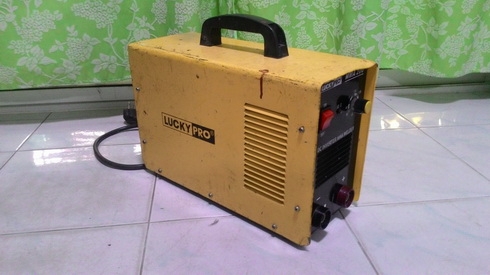 เครื่องเชื่อม LUKKY PRO ระบบ Inverter รุ่น MMA 200 สภาพพร้อมใช้งานครับ เครื่องเชื่อม LUKKY PRO ระบบ Inverter รุ่น MMA 200 สภาพพร้อมใช้งานครับ