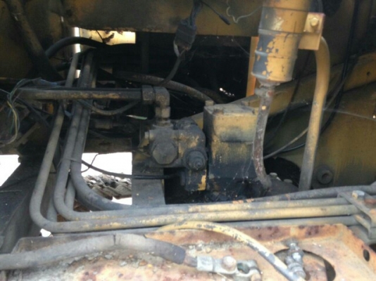 รถแมคโค พีชี25