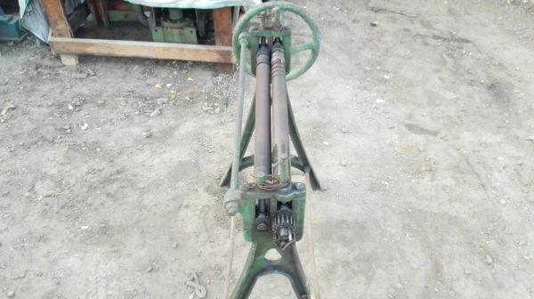 Sell> ขายเครื่องม้วนเหล็กแผ่นมือหมุน งานเหล็กดัด หรือจะม้วนแผ่นเล็กๆ ก็เหมาะ หน้า่กว้าง 60 เซน ครับ