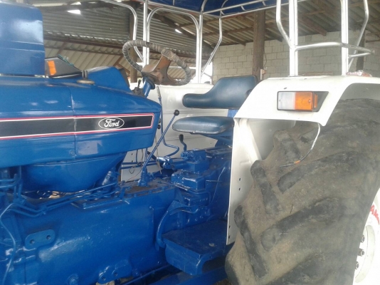 ขายรถไถฟอรด6610  สองเพลาคานหน้าZF   335ใหญ่ราคา385000บาท0871684611