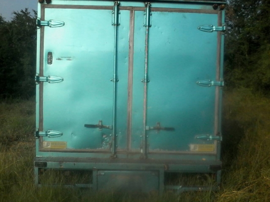 ตู้แห้งยกลงจากMega FC4J ยาว5.70เมตร พื้นเหล็กสภาพสวย