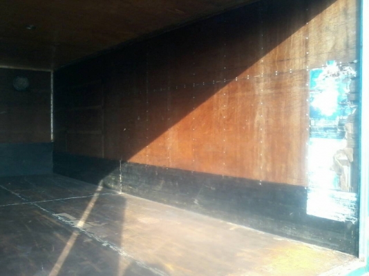 ตู้แห้งยกลงจากMega FC4J ยาว5.70เมตร พื้นเหล็กสภาพสวย