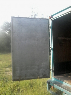 ตู้แห้งยกลงจากMega FC4J ยาว5.70เมตร พื้นเหล็กสภาพสวย