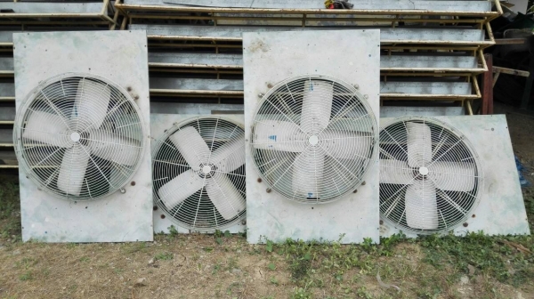 *** Sold *** พัดลมโรงงานขนาดใหญ่ ใบ 30" มอเตอร์ Mitsubishi Japan รุ่นทน 1 HP 380V. โครงสร้างแข็งแรงสภาพสวย!!