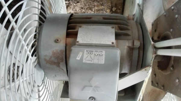 *** Sold *** พัดลมโรงงานขนาดใหญ่ ใบ 30" มอเตอร์ Mitsubishi Japan รุ่นทน 1 HP 380V. โครงสร้างแข็งแรงสภาพสวย!!