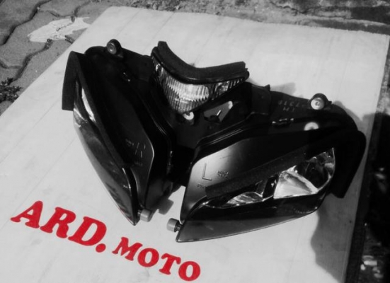 ไฟหน้า CBR 1000RR แท้ๆ เก่า ญี่ ปุ่น ปี 04~ 07