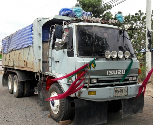 สิบล้อ อีซุชุ FXZ23NFY 240นางฟ้า สโลส 2เพาใหญ่ สภาพสวยเดิมๆพร้อมใช้ เล่มทะเบียนพร้อมโอน สิบล้อ อีซุชุ FXZ23NFY 240นางฟ้า สโลส 2เพาใหญ่ สภาพสวยเดิมๆพร้อมใช้ เล่มทะเบียนพร้อมโอน