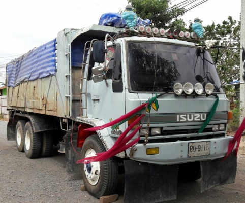 สิบล้อ อีซุชุ FXZ23NFY 240นางฟ้า สโลส 2เพาใหญ่ สภาพสวยเดิมๆพร้อมใช้ เล่มทะเบียนพร้อมโอน สิบล้อ อีซุชุ FXZ23NFY 240นางฟ้า สโลส 2เพาใหญ่ สภาพสวยเดิมๆพร้อมใช้ เล่มทะเบียนพร้อมโอน