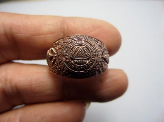 แหวนพระรัตนจักร ปี 2546 เนื้อนวโลหะ หลวงปู่ชื้น วัดญาณเสน