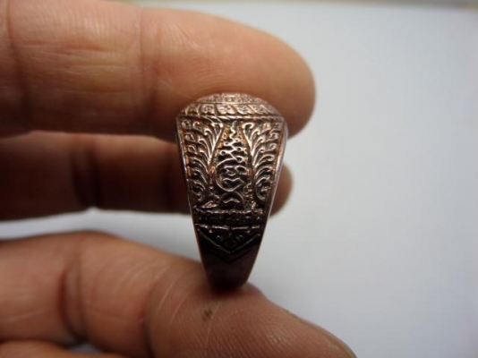 แหวนพระรัตนจักร ปี 2546 เนื้อนวโลหะ หลวงปู่ชื้น วัดญาณเสน