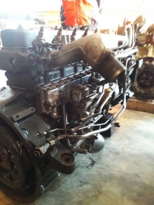 ขายเครื่องร็อคเล็ก6BG1--175แรงม้าครับข้อแสตนดาร์ดติดดีมากนิ่มแน่นๆครับ