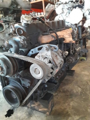 ขายเครื่องร็อคเล็ก6BG1--175แรงม้าครับข้อแสตนดาร์ดติดดีมากนิ่มแน่นๆครับ