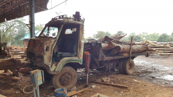 ขายตามสภาพ 6 ล้อ HINO KM310 ติดเครน TADANO 2.9 ตัน 2 ปลอก รถใช้งานได้ปกติ เอกสารเล่มทะเบียนมีครบ ขายตามสภาพ 6 ล้อ HINO KM310 ติดเครน TADANO 2.9 ตัน 2 ปลอก รถใช้งานได้ปกติ เอกสารเล่มทะเบียนมีครบ