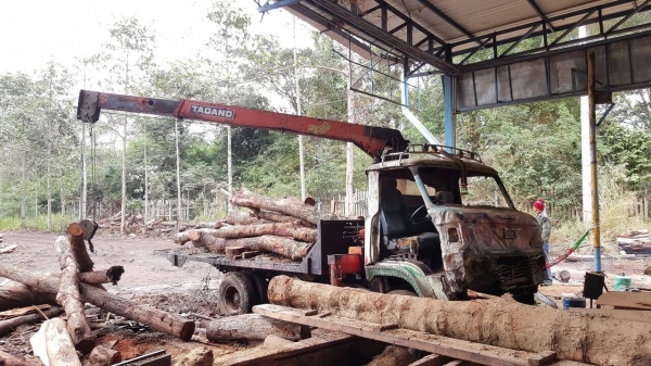 ขายตามสภาพ 6 ล้อ HINO KM310 ติดเครน TADANO 2.9 ตัน 2 ปลอก รถใช้งานได้ปกติ เอกสารเล่มทะเบียนมีครบ ขายตามสภาพ 6 ล้อ HINO KM310 ติดเครน TADANO 2.9 ตัน 2 ปลอก รถใช้งานได้ปกติ เอกสารเล่มทะเบียนมีครบ