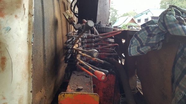 ขายตามสภาพ 6 ล้อ HINO KM310 ติดเครน TADANO 2.9 ตัน 2 ปลอก รถใช้งานได้ปกติ เอกสารเล่มทะเบียนมีครบ ขายตามสภาพ 6 ล้อ HINO KM310 ติดเครน TADANO 2.9 ตัน 2 ปลอก รถใช้งานได้ปกติ เอกสารเล่มทะเบียนมีครบ