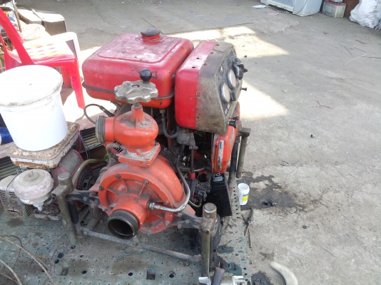 ขายเครื่องยนต์เบนซิน 2 สูบติดปั้มหอยดับเพลิง