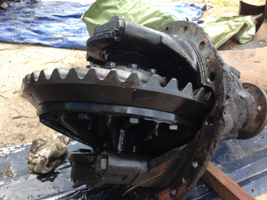 ขายเครื่องBenz 210 พร้อมเกียร์ ขายเครื่องBenz 210 พร้อมเกียร์