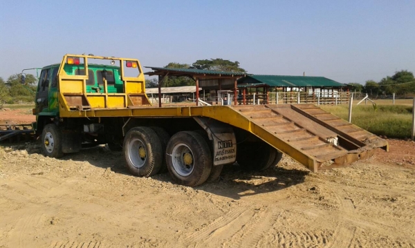 ขายรถบรรทุก 10 ล้อเทรลเลอร์ ISUZU ROCKY คัสซีจัมโบ้ เครื่อง 240 หัว 210 2 เพลา ราคา 600000