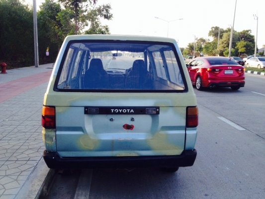 ขายถูกรถตู้ TOYOTA เล็กกระทัดรัด คล่องตัว หายากปี 92 เครื่องดีมากๆ สตาร์ททีเดียวติด รถไม่ผุ ทะเบียนพร้อมโอน ภาษีขาดต้องจดใหม่ปีละ 750 บาท ทะเบียนบรรทุกครับ พร้อมขับขายของตลาดนัดเลย ขาย 44,000 บาท ติดต่อคุณเอ๋ 092-6356419