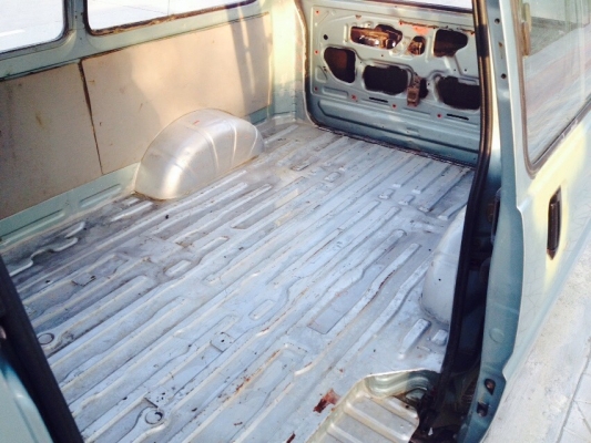 ขายถูกรถตู้ TOYOTA เล็กกระทัดรัด คล่องตัว หายากปี 92 เครื่องดีมากๆ สตาร์ททีเดียวติด รถไม่ผุ ทะเบียนพร้อมโอน ภาษีขาดต้องจดใหม่ปีละ 750 บาท ทะเบียนบรรทุกครับ พร้อมขับขายของตลาดนัดเลย ขาย 44,000 บาท ติดต่อคุณเอ๋ 092-6356419