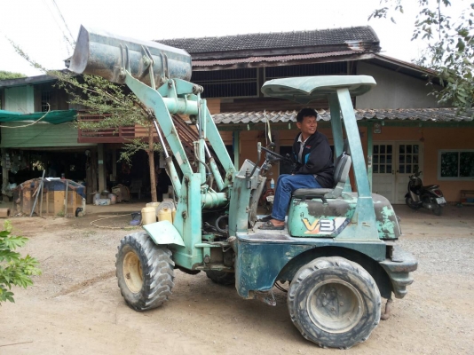 ขายรถตักล้อยาง YANMAR V3 เอวอ่อน ราคา 280000