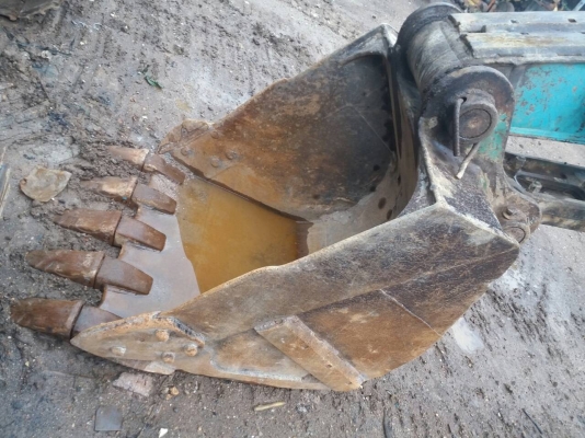 ขายรถแบคโฮ KOBELCO SK200-6 YN10 เอกสารเล่มทะเบียน ราคา 1600000